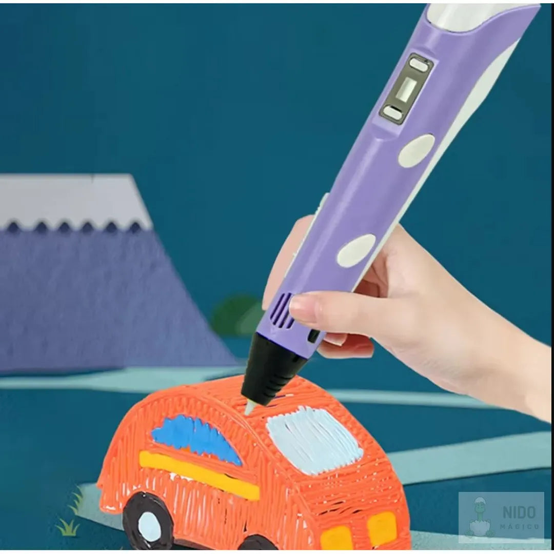 Lápiz 3D dibujando una figura sobre la mesa